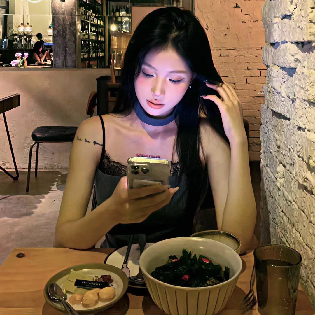 玫瑰皇后 封面